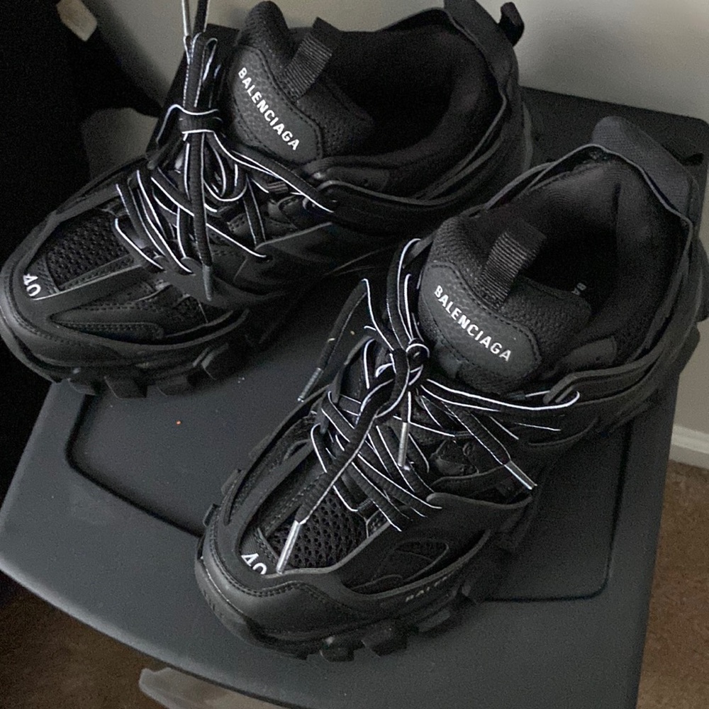 Balenciaga track sneaker shiny black and white